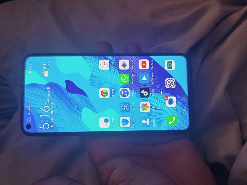 Huawei nova 5t 8/128 good condition best for gaming 4