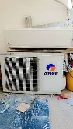 Gree air conditioner in good condition 1.5  tun