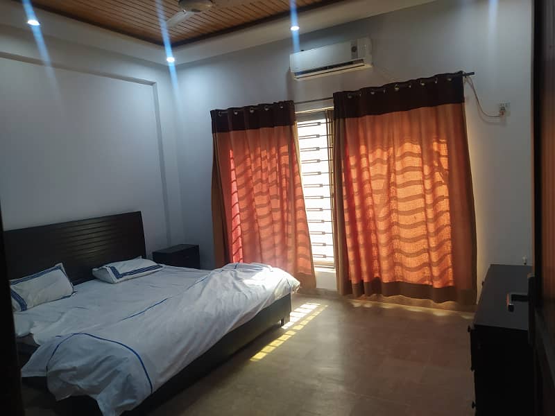 3 bedroom furnished flatr for rentin safari villas1 Phase1 Bahria Town 10