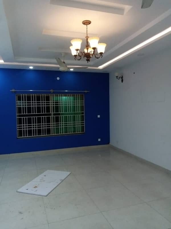 buetifull double house for rent only for Comarchal purpos only residential bhi mil jaie ga 11
