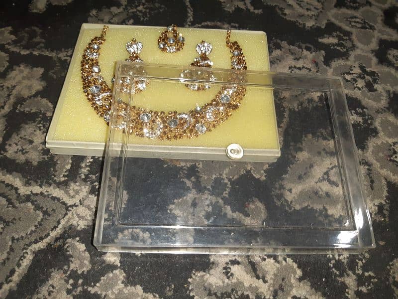 golden and silver elegant necklace set 1