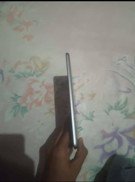 Apple I pad mini 2 GB 16 Ram 7