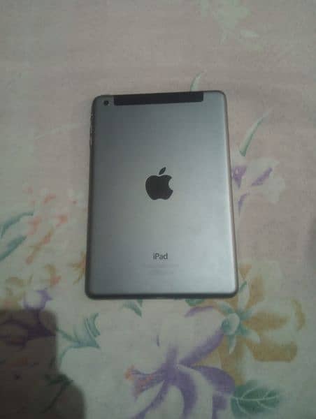 Apple I pad mini 2 GB 16 Ram 11