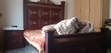 VIP KING BEDS AND DRESSING TEBAL FOR SALE MADE GUJRAT NEW CONDITION