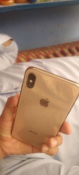 iphone xs Max  condition 10 by 10 0