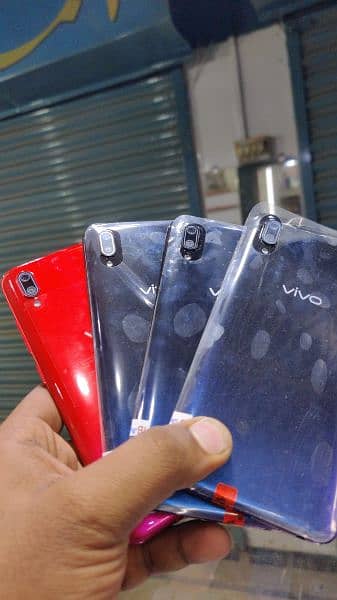 Vivo,oppo,matrola, Samsung Mobile available & All Pakistan delivery 8