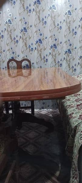 Dining table with 6 comfortable chairs 2