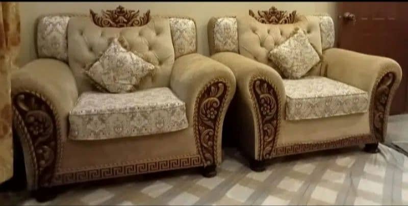 Executive chanute style 2 seater sofa condition 10/10 0