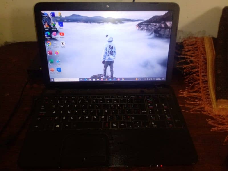 Toshiba Laptop core i3 3 garnation 0