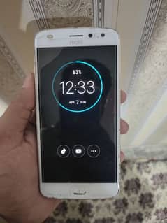 Moto Z2 Play For Sale with projector 4K resolution