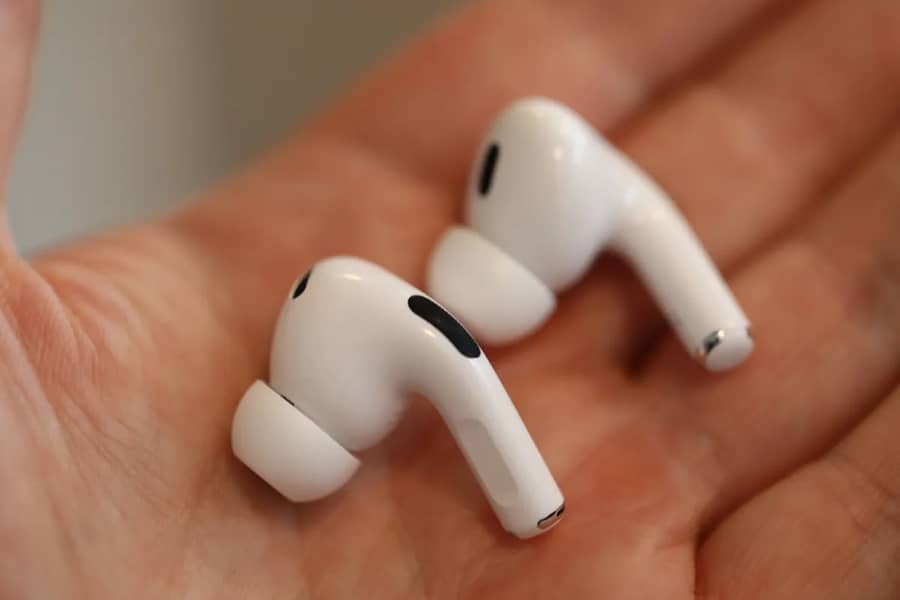 Apple AirPods Pro (2nd Generation) with Buzzer 7