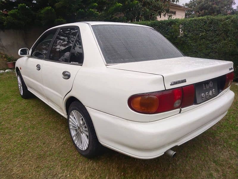 Mitsubishi lancer 92 model . excellent condition. price negotiable 11