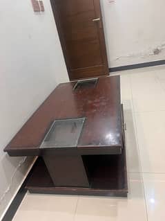 want to sale used center table