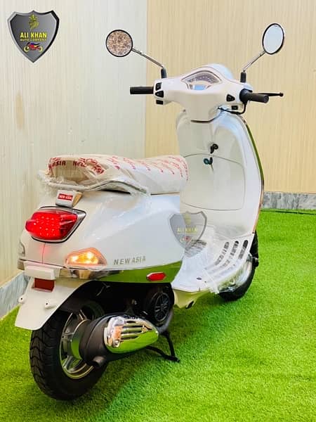 RAMZA PETROL SCOOTER MALE FEMALE UNIVERSAL VESPA ITALIAN 9