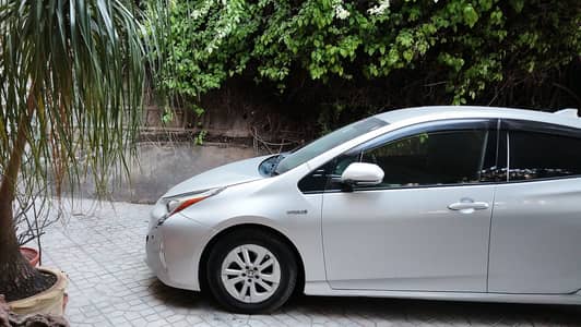 Good Condition Prius S package (Spider shape)