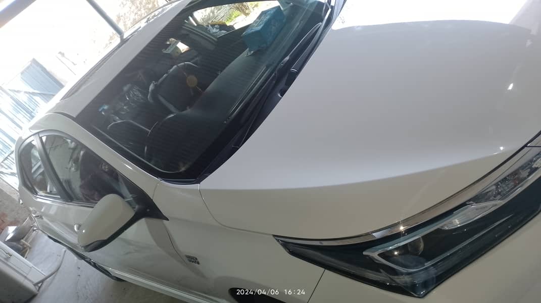 Toyota Corolla Altis Grande X CVT-i 1.8 Black Interior 2021/2022 4