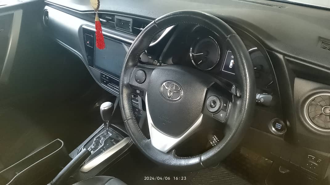 Toyota Corolla Altis Grande X CVT-i 1.8 Black Interior 2021/2022 6