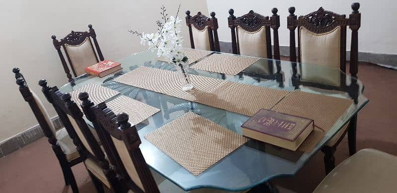 Dining Table Mirror top with 8 chairs, just like new 3