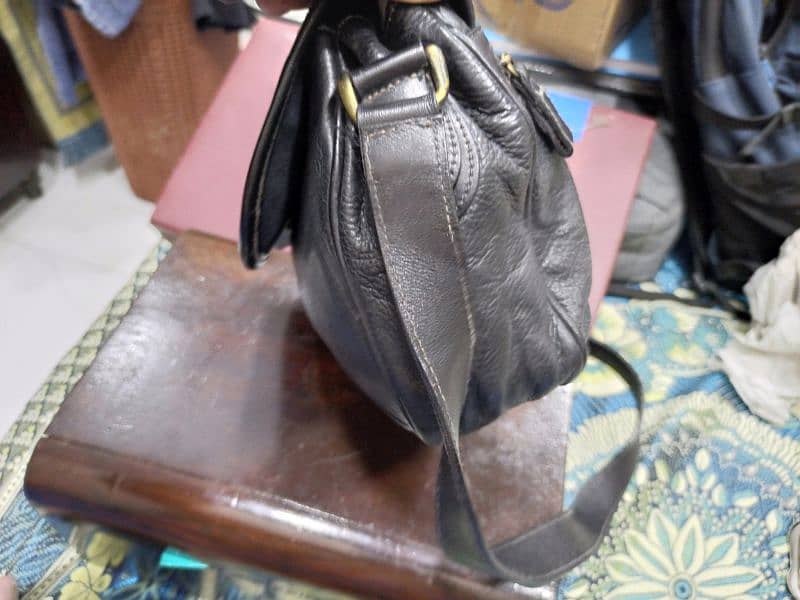 Original Agner Genuine Leather purse in 5000 only 3