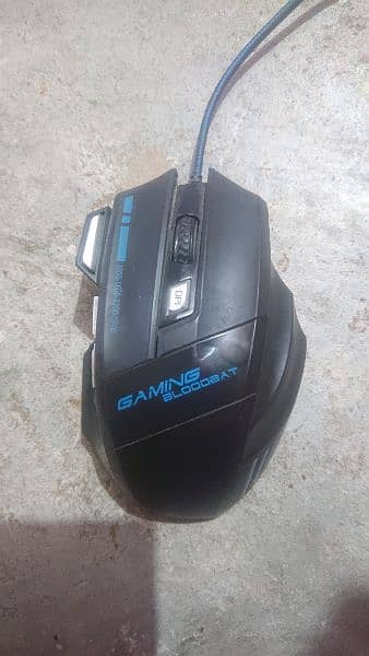 Gaming pc Amd A10 8 gb ram 1 gb cad 320 hardick lcd 22 mouse keyboard 8