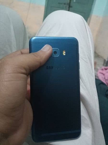 Samsung glaxy C5 pro used mobile . just nchy sy thiora sa glas tota 1