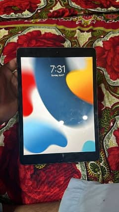 I pad 8th 32gb condition 10/9.5 with box