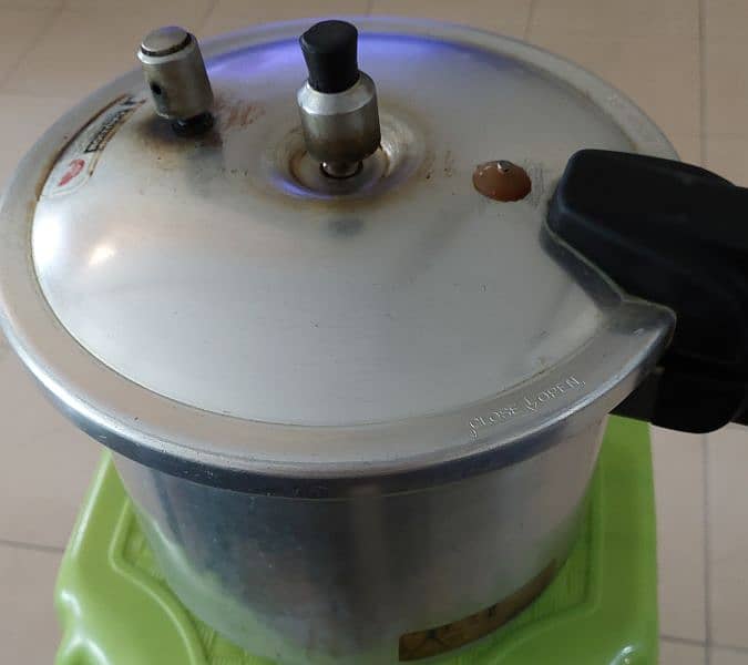 pressure cooker 1