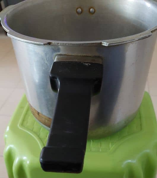 pressure cooker 5