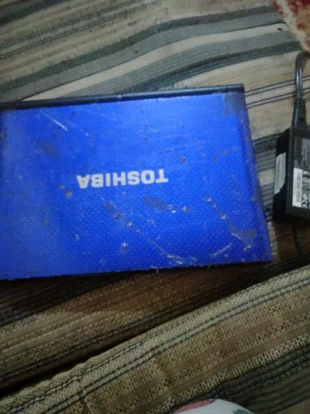 Toshiba laptop for sale battery not work direct on charger 1