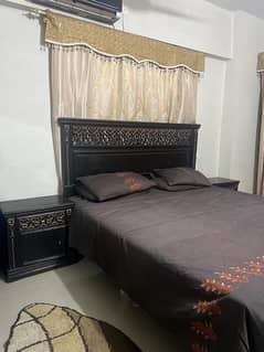bed set with 2 side tablea and dressing in very resonable price 0