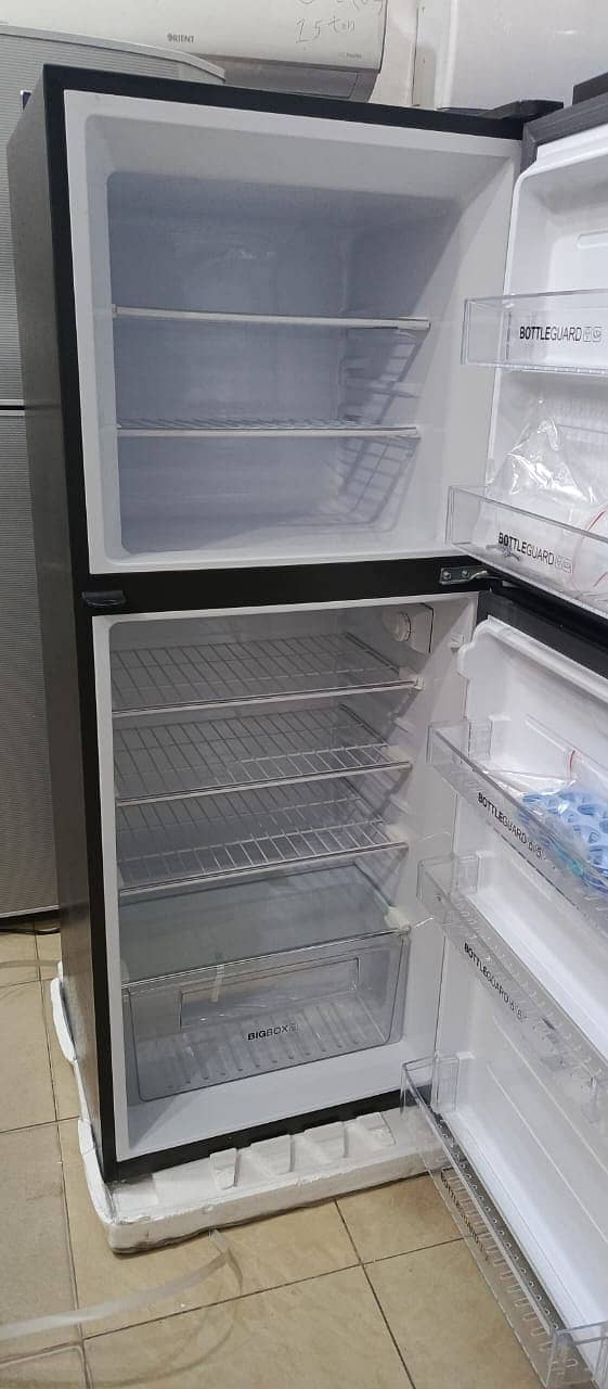 HAier  fridge Medium size glass door new fridge(0306=4462/443 papu Set 3