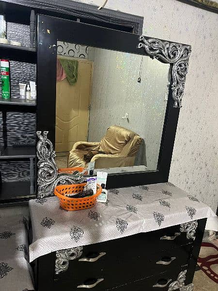 only dressing table in good condition 0