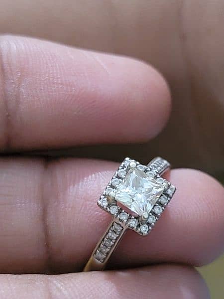 gold ring 18k with moissanite diamond 2