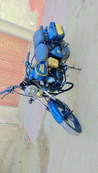 Royal Enfield with modified Suzuki 150 3