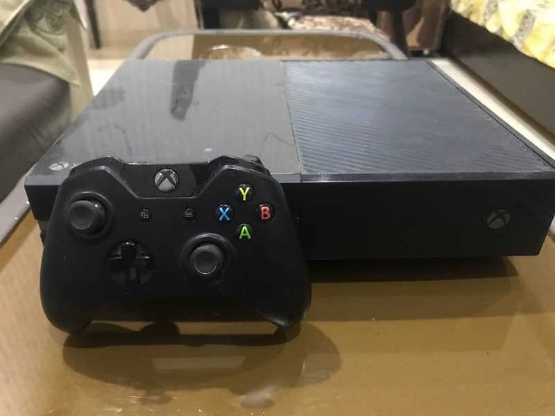 xbox one 1tb almost new price is negotiable 2
