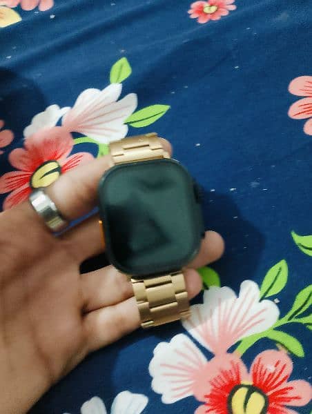 New watch ha 10/10 with box and charger price Kam ho jay ge 1