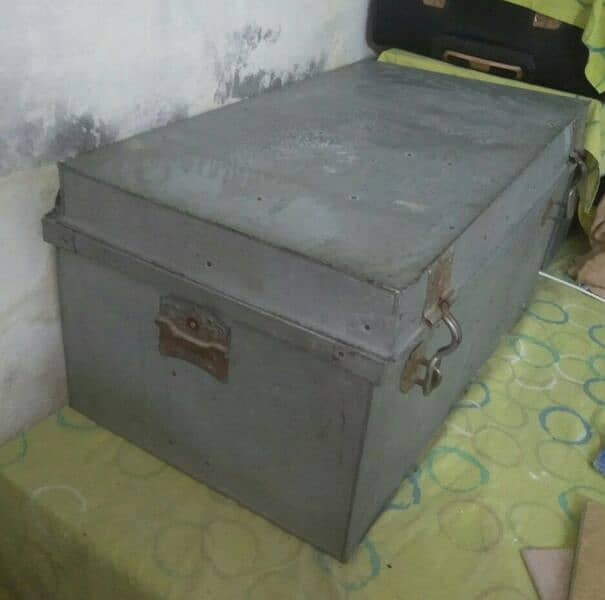 trunk for urgent sale 2