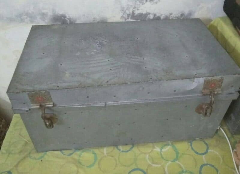 trunk for urgent sale 3