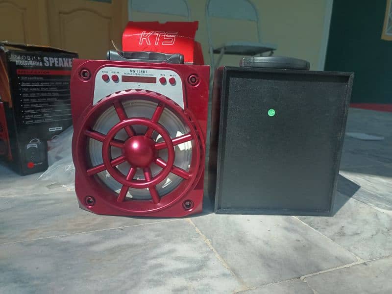 speakers 4