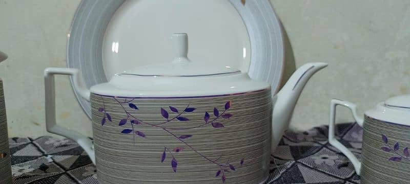 Tea Set New Bone China Imported ( Urgent For Sale) 1