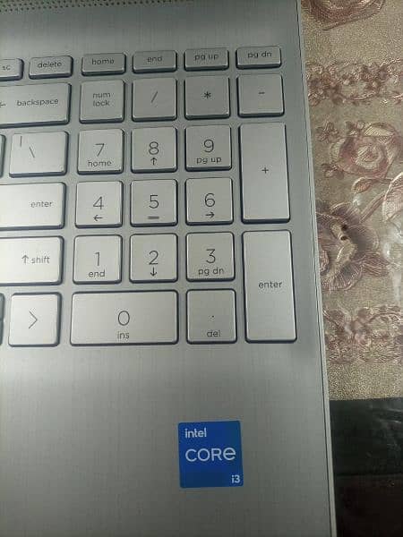 HP N391 Laptop 3
