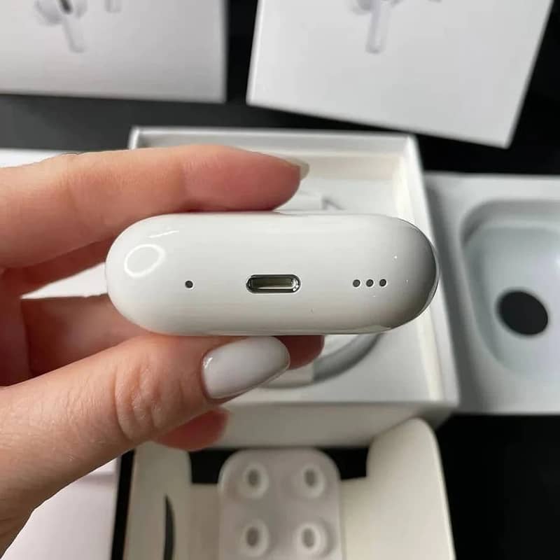 Airpods Pro Platinum with ANC, White 5
