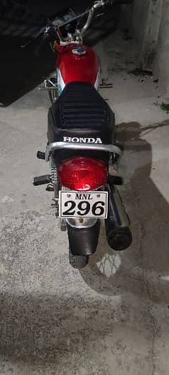 honda 125 for sale  contact serious member. contact only on whts app. 0