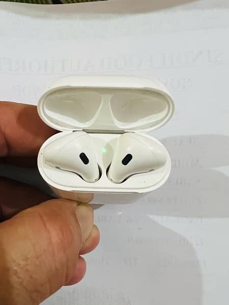 AirPods 2nd generation 1