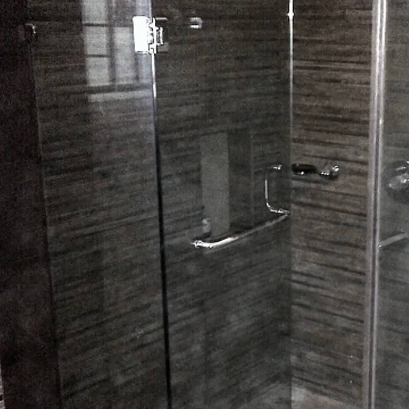 Shower cubical available in wholesale rate 5
