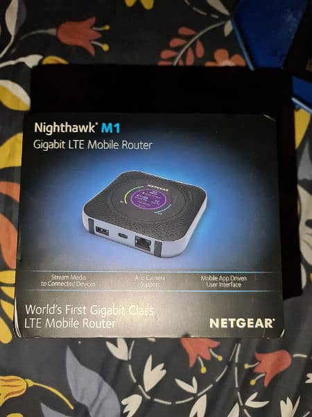 Netgear Nighthawk M1 LTE Router 0