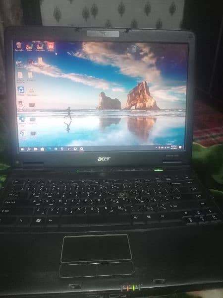 Acer laptop large  ram4gb   rom 360  used 1 hour battery timing 4/360 6
