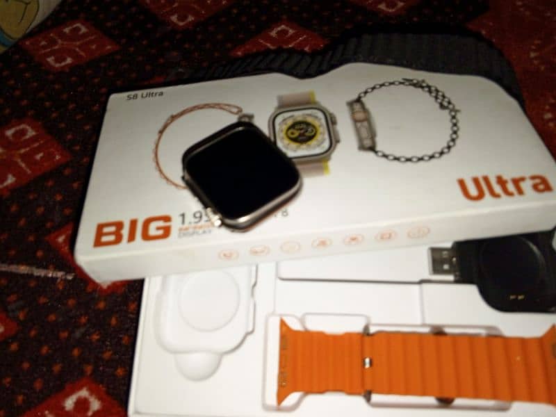 s8 ultra     new watch 10/10 condition  more 1 band 1