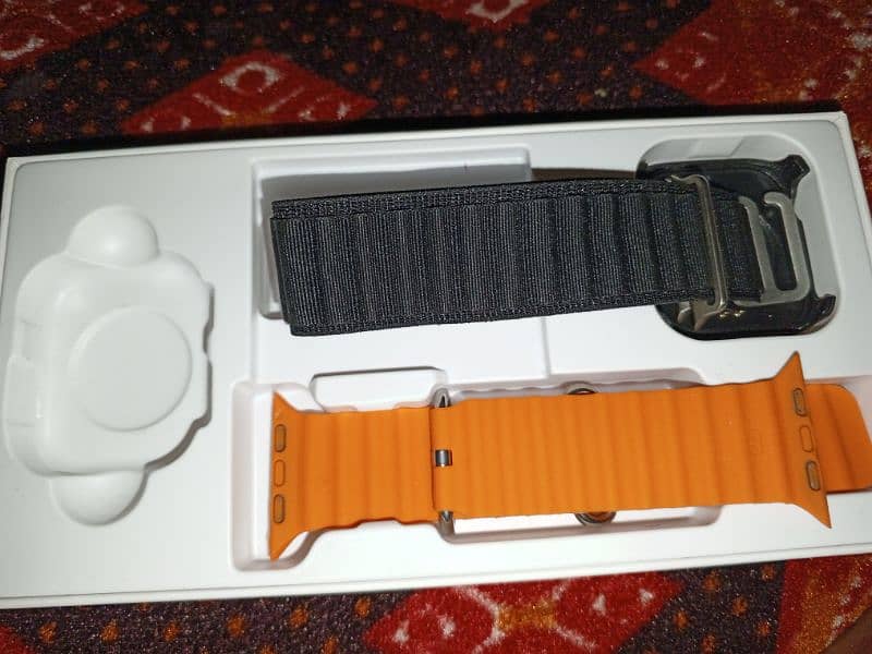 s8 ultra     new watch 10/10 condition  more 1 band 6