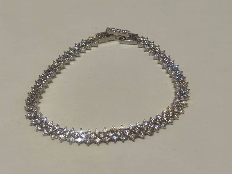 Brand new fine round silver bracelet 1